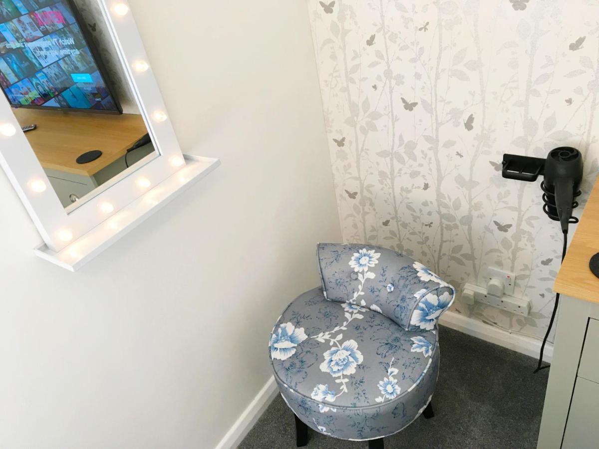 2 Bedroom Private House Near Bedford Town And Train Station Kültér fotó